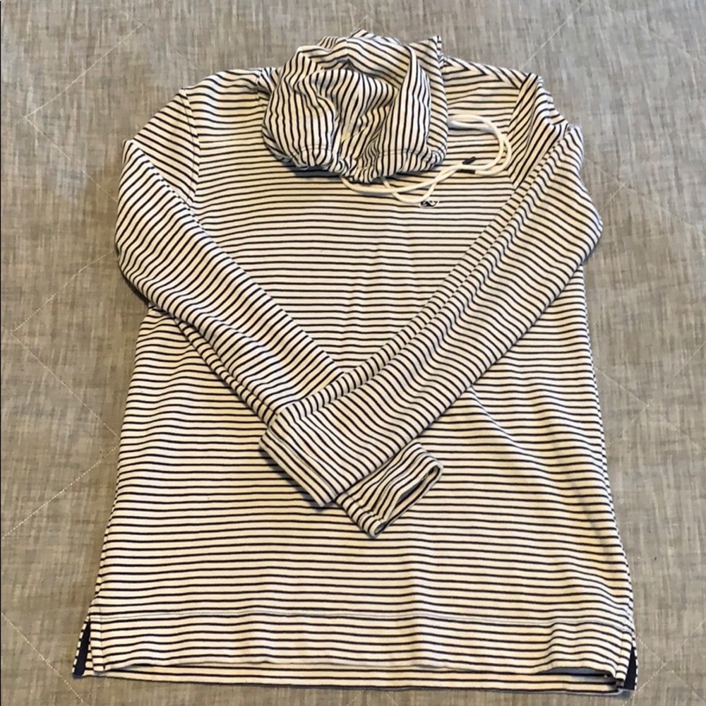 Women’s Vineyard Vines hoodie
